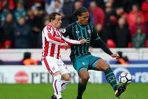 kaiyun app-克里斯塔尔宫战平斯托克城，积分榜位置保持不变()