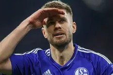 开云体育app-沙尔克遭遇连败，德甲排名不容乐观()